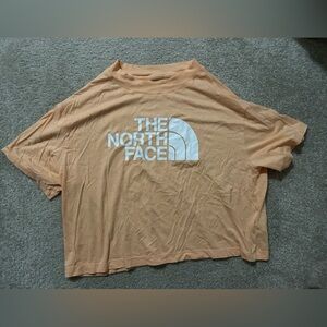 Light orange crop top baggy north face logo shirt